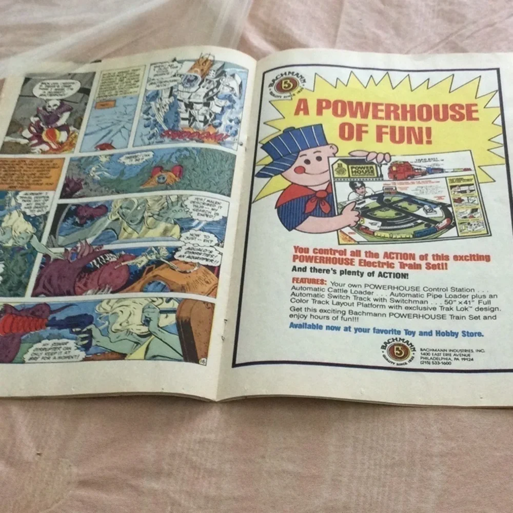 Comic Book Robotech Deffenders 1985 story of robots to protect the world